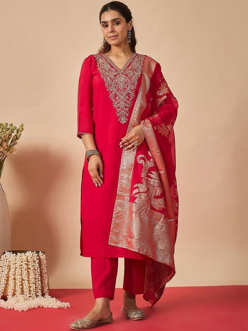 Women Ethnic Motifs Embroidered Regular Thread Work Kurta with Trousers & With Dupatta