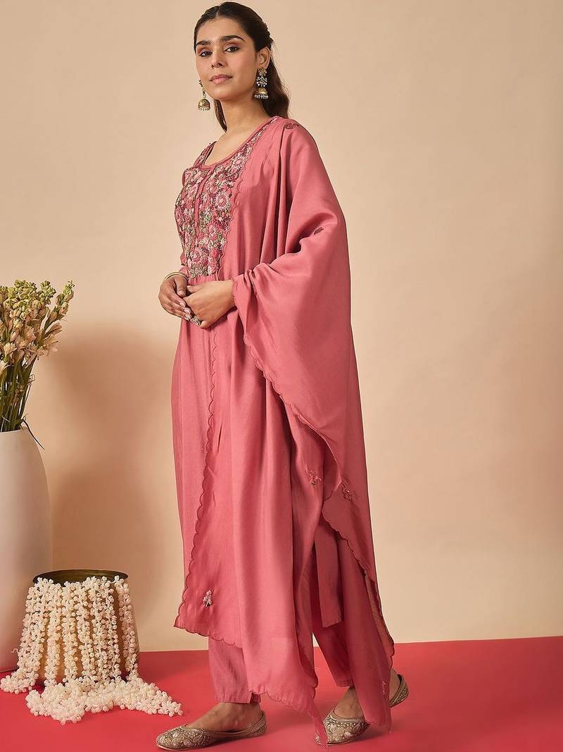 Women Floral Embroidered Regular Thread Work Kurta with Trousers & With Dupatta