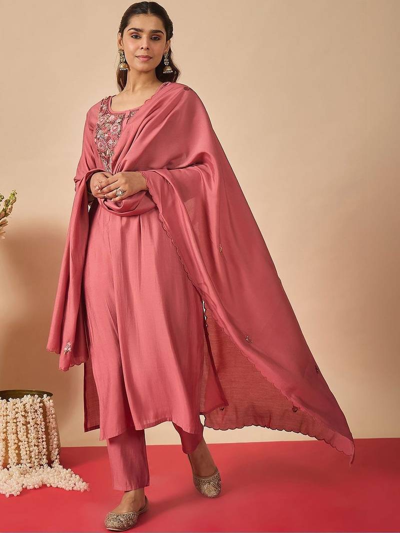 Women Floral Embroidered Regular Thread Work Kurta with Trousers & With Dupatta
