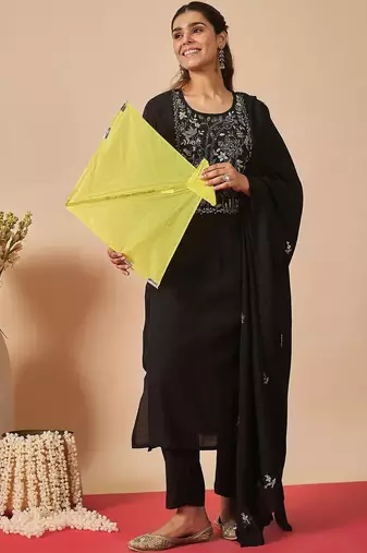 Women Floral Embroidered Regular Thread Work Kurta with Trousers & With Dupatta