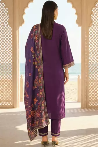Women Ethnic Motifs Embroidered Regular Thread Work Kurta with Trousers & With Dupatta