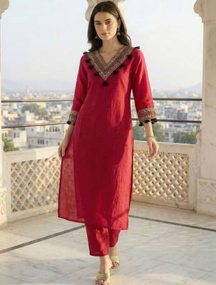 Women Ethnic Motifs Embroidered Regular Thread Work Kurta with Trousers 1