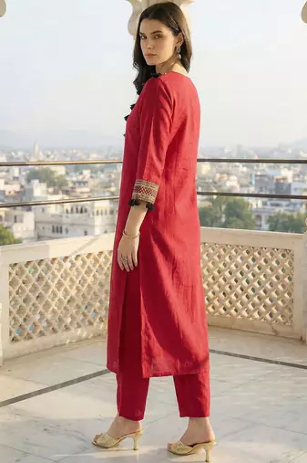 Women Ethnic Motifs Embroidered Regular Thread Work Kurta with Trousers