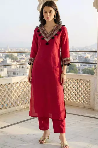 Women Ethnic Motifs Embroidered Regular Thread Work Kurta with Trousers