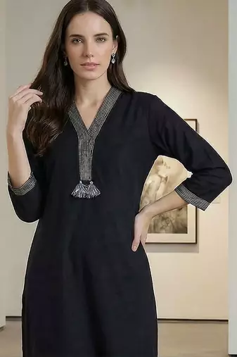 Women Regular Thread Work Kurta with Trousers