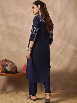 Women Ethnic Motifs Embroidered Regular Thread Work Pure Cotton Kurta with Trousers 4