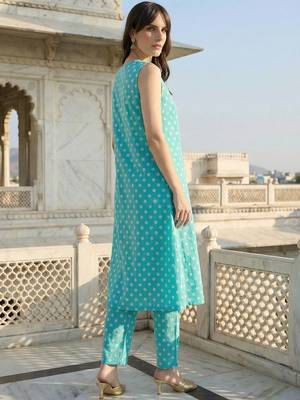 Women Printed Regular Pure Cotton Kurta with Trousers 2