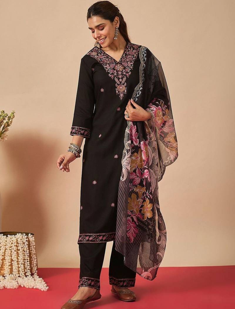 Women Ethnic Motifs Embroidered Regular Thread Work Kurta with Trousers & With Dupatta