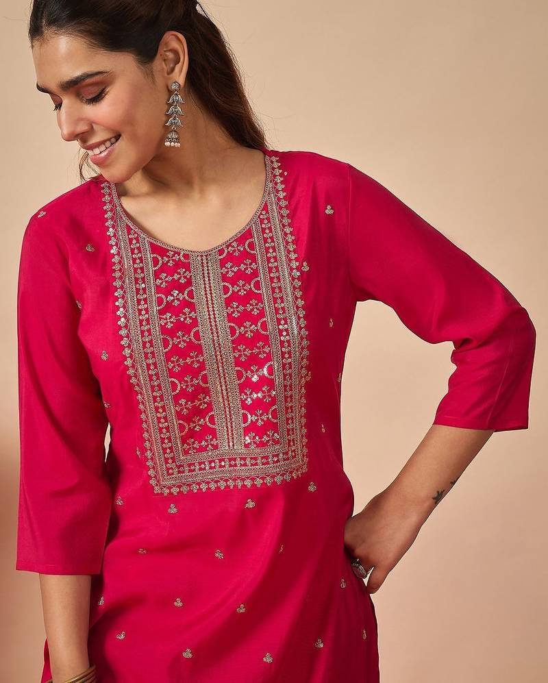 Women Ethnic Motifs Embroidered Regular Thread Work Kurta with Trousers