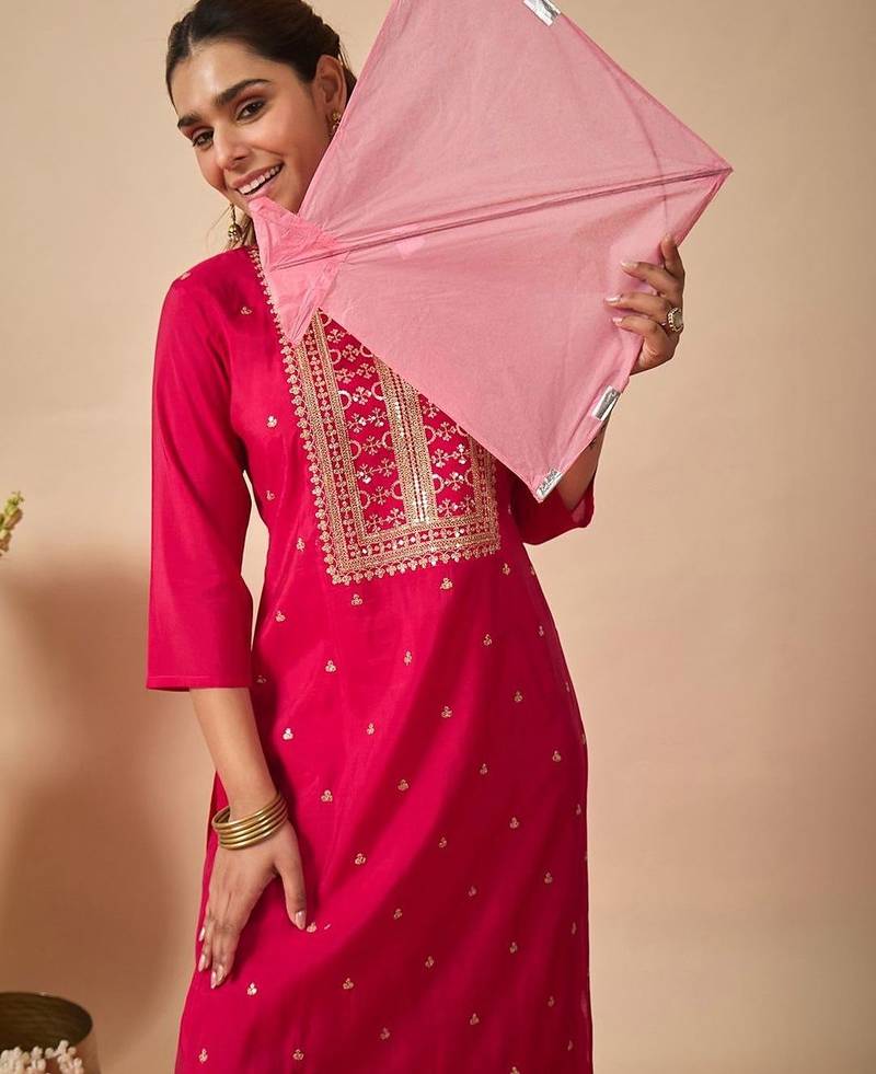 Women Ethnic Motifs Embroidered Regular Thread Work Kurta with Trousers