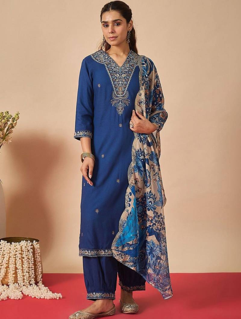 Women Ethnic Motifs Embroidered Regular Thread Work Kurta with Pyjamas & With Dupatta