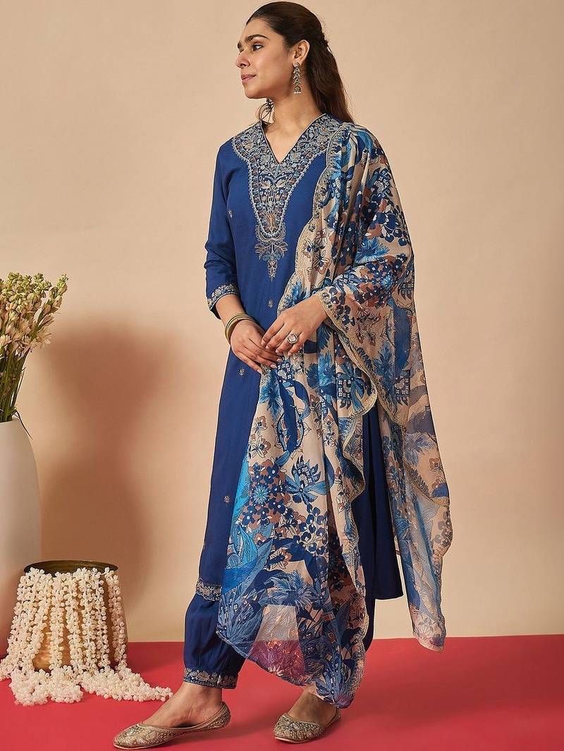 Women Ethnic Motifs Embroidered Regular Thread Work Kurta with Pyjamas & With Dupatta