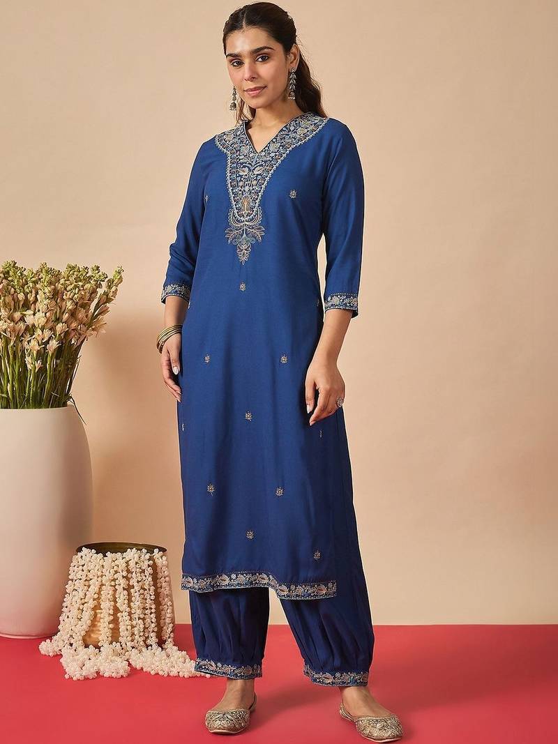 Women Ethnic Motifs Embroidered Regular Thread Work Kurta with Pyjamas & With Dupatta