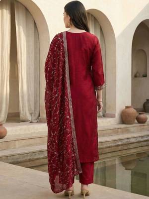 Women Ethnic Motifs Embroidered Regular Thread Work Kurta with Trousers & With Dupatta 5