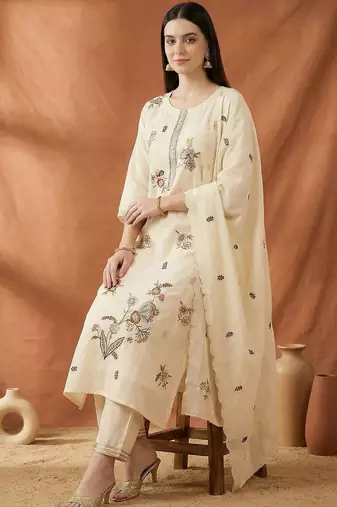 Women Floral Embroidered Regular Thread Work Kurta with Trousers & With Dupatta