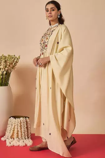 Women Floral Embroidered Empire Thread Work Kurta with Trousers & With Dupatta