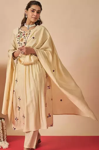 Women Floral Embroidered Empire Thread Work Kurta with Trousers & With Dupatta