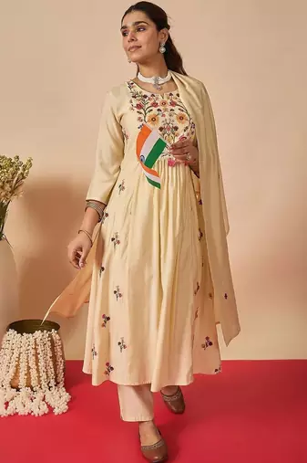 Women Floral Embroidered Empire Thread Work Kurta with Trousers & With Dupatta