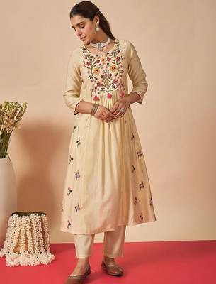 Women Floral Embroidered Empire Thread Work Kurta with Trousers & With Dupatta 7