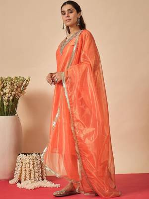 Women Embroidered Regular Thread Work Kurta with Trousers & With Dupatta 1