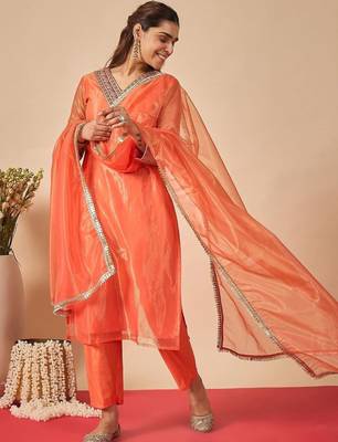 Women Embroidered Regular Thread Work Kurta with Trousers & With Dupatta 2