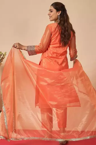 Women Embroidered Regular Thread Work Kurta with Trousers & With Dupatta