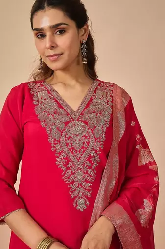 Women Ethnic Motifs Embroidered Regular Thread Work Kurta with Trousers & With Dupatta