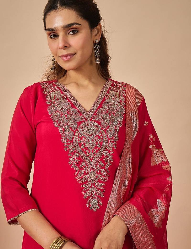 Women Ethnic Motifs Embroidered Regular Thread Work Kurta with Trousers & With Dupatta