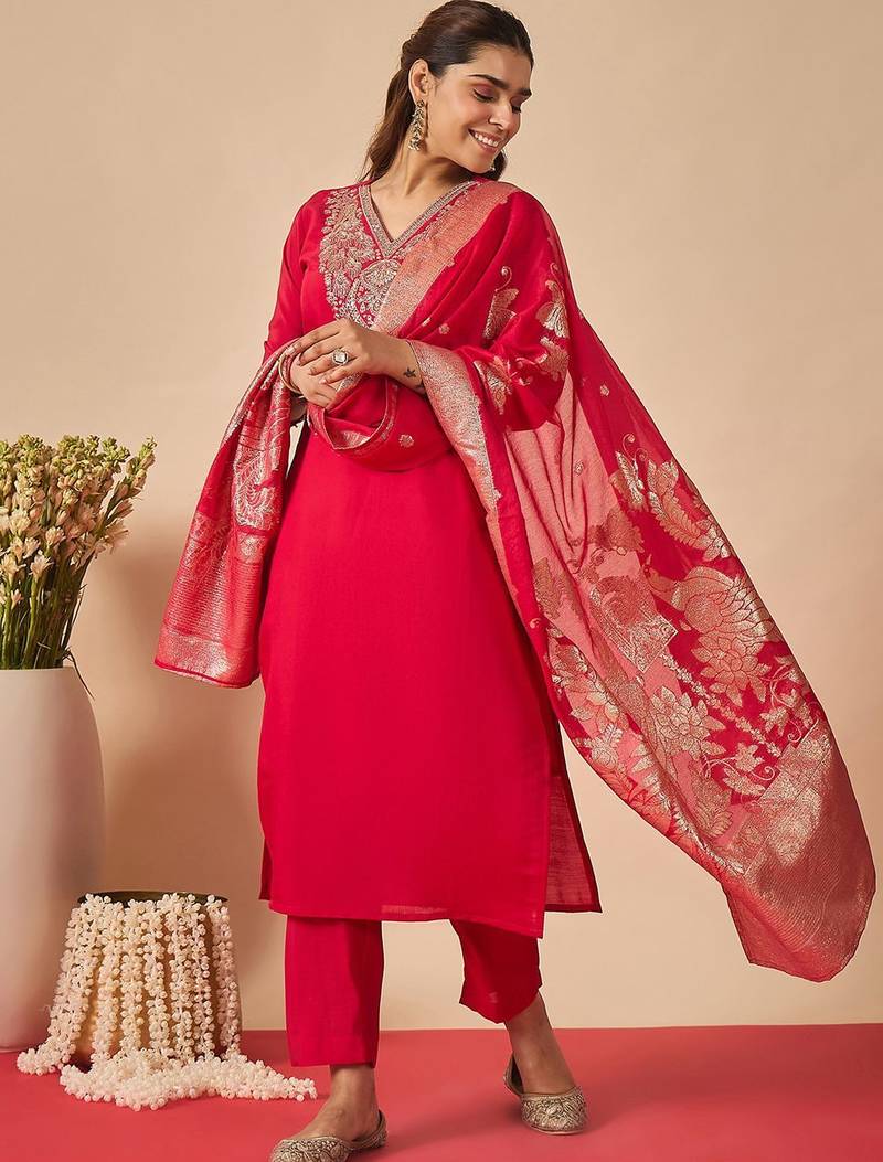Women Ethnic Motifs Embroidered Regular Thread Work Kurta with Trousers & With Dupatta