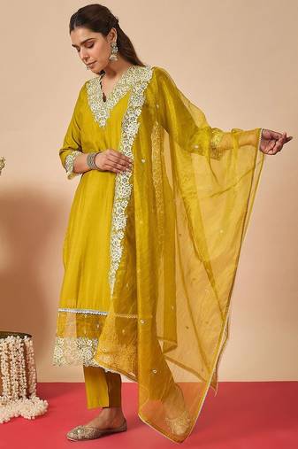 Women Ethnic Motifs Embroidered Regular Thread Work Kurta with Trousers & With Dupatta