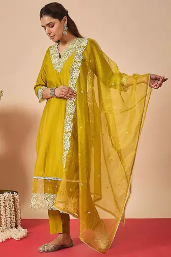 Women Ethnic Motifs Embroidered Regular Thread Work Kurta with Trousers & With Dupatta