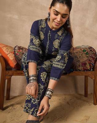 Women Ethnic Motifs Printed Regular Pure Cotton Kurta with Palazzos 2