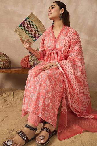 Women Floral Printed Empire  Cotton Kurta with Trousers & With Dupatta