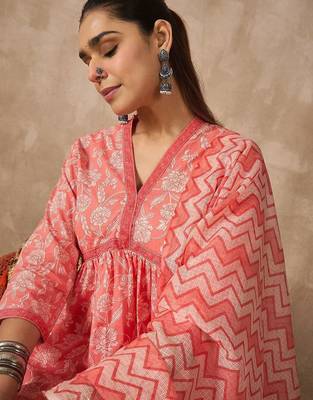 Women Floral Printed Empire Pure Cotton Kurta with Trousers & With Dupatta 4