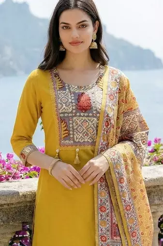 Women Ethnic Motifs Printed Regular Thread Work Kurta with Trousers & With Dupatta