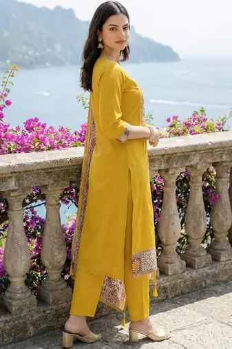 Women Ethnic Motifs Printed Regular Thread Work Kurta with Trousers & With Dupatta