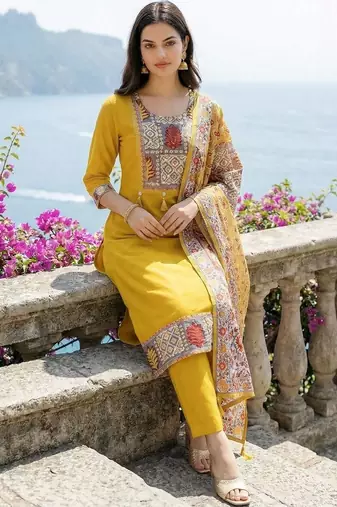 Women Ethnic Motifs Printed Regular Thread Work Kurta with Trousers & With Dupatta