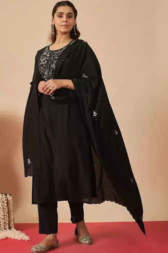 Women Floral Embroidered Regular Thread Work Kurta with Trousers & With Dupatta