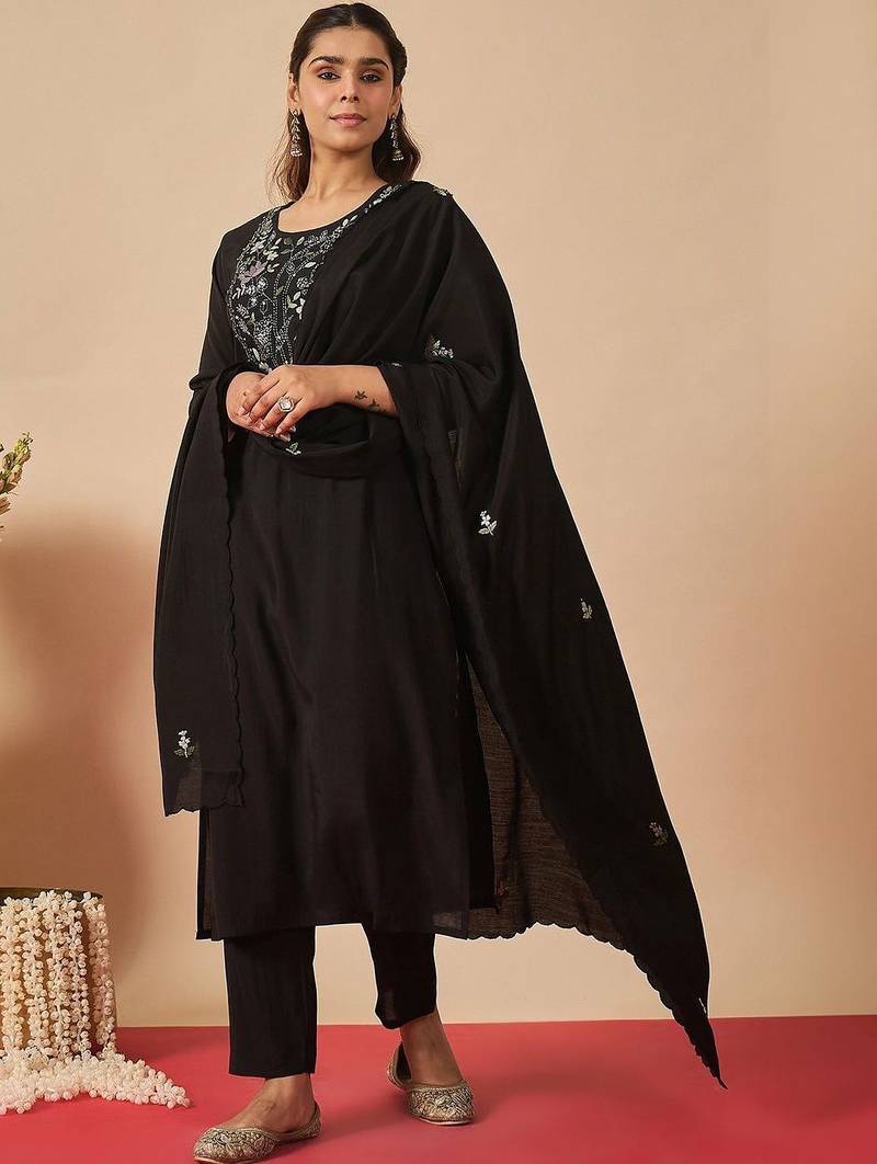 Women Floral Embroidered Regular Thread Work Kurta with Trousers & With Dupatta