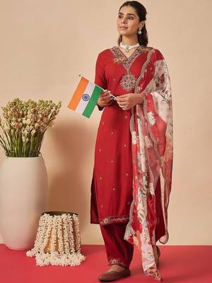 Women Floral Embroidered Regular Thread Work Kurta with Patiala & With Dupatta 1