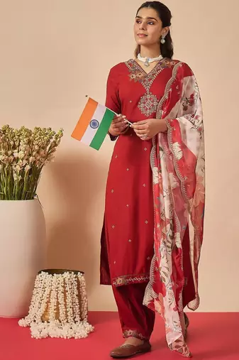 Women Floral Embroidered Regular Thread Work Kurta with Patiala & With Dupatta