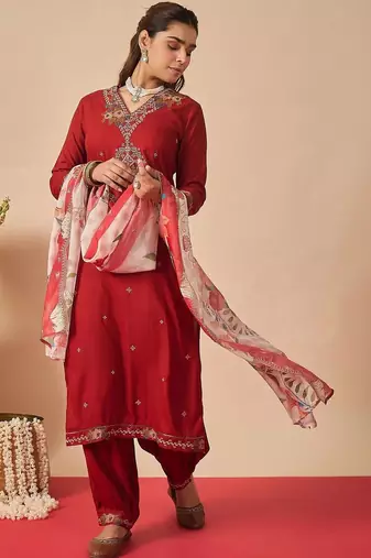 Women Floral Embroidered Regular Thread Work Kurta with Patiala & With Dupatta