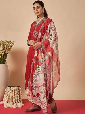 Women Floral Embroidered Regular Thread Work Kurta with Patiala & With Dupatta 7