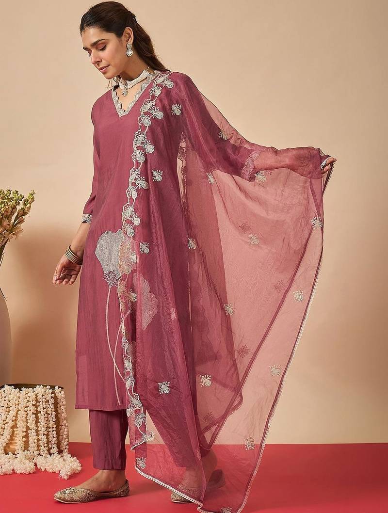 Women Ethnic Motifs Embroidered Regular Thread Work Kurta with Trousers & With Dupatta