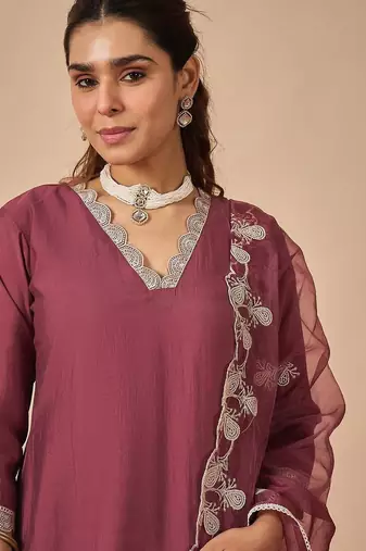 Women Ethnic Motifs Embroidered Regular Thread Work Kurta with Trousers & With Dupatta
