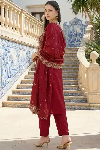 Women Ethnic Motifs Embroidered Regular Thread Work Kurta with Trousers & With Dupatta