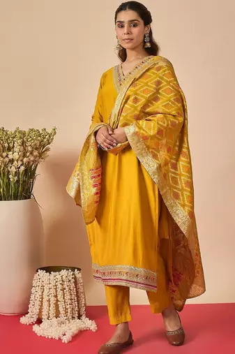 Women Ethnic Motifs Embroidered Regular Thread Work Kurta with Trousers & With Dupatta