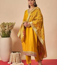 Women Ethnic Motifs Embroidered Regular Thread Work Kurta with Trousers & With Dupatta