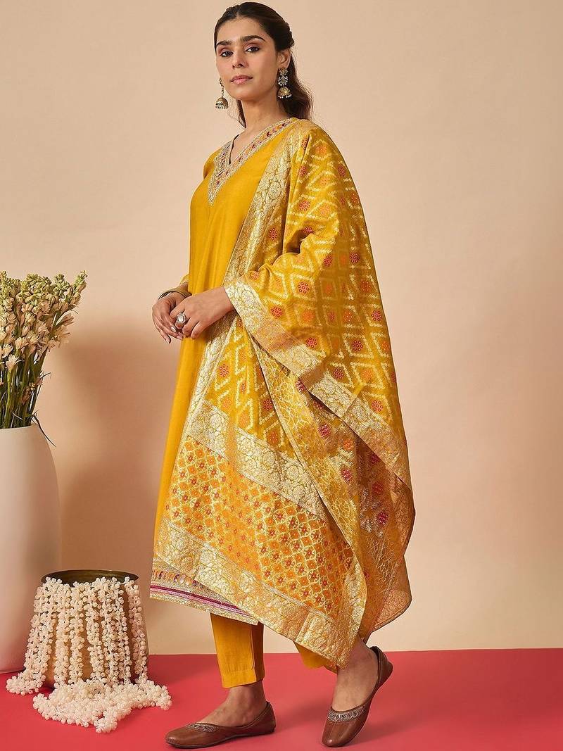 Women Ethnic Motifs Embroidered Regular Thread Work Kurta with Trousers & With Dupatta