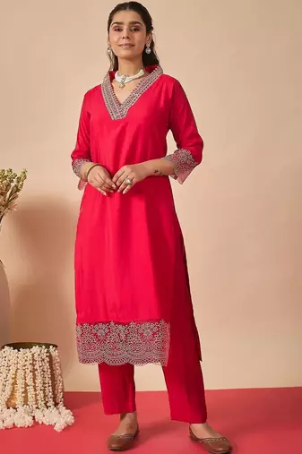 Women Ethnic Motifs Yoke Design Regular Thread Work Kurta with Trousers & With Dupatta